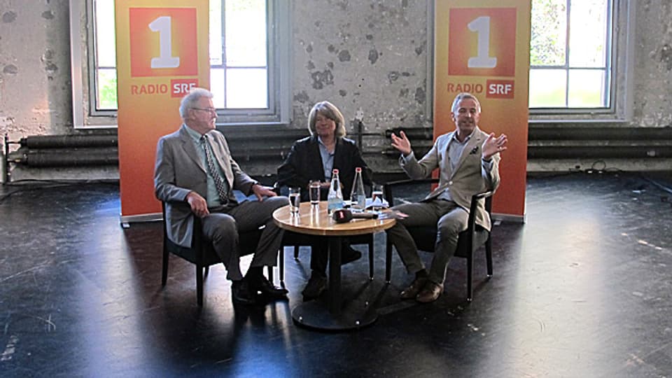 «Persönlich»-Gastgeber Dani Fohrler (rechts) mit Marie-Theres Nadig und Walter Meier.