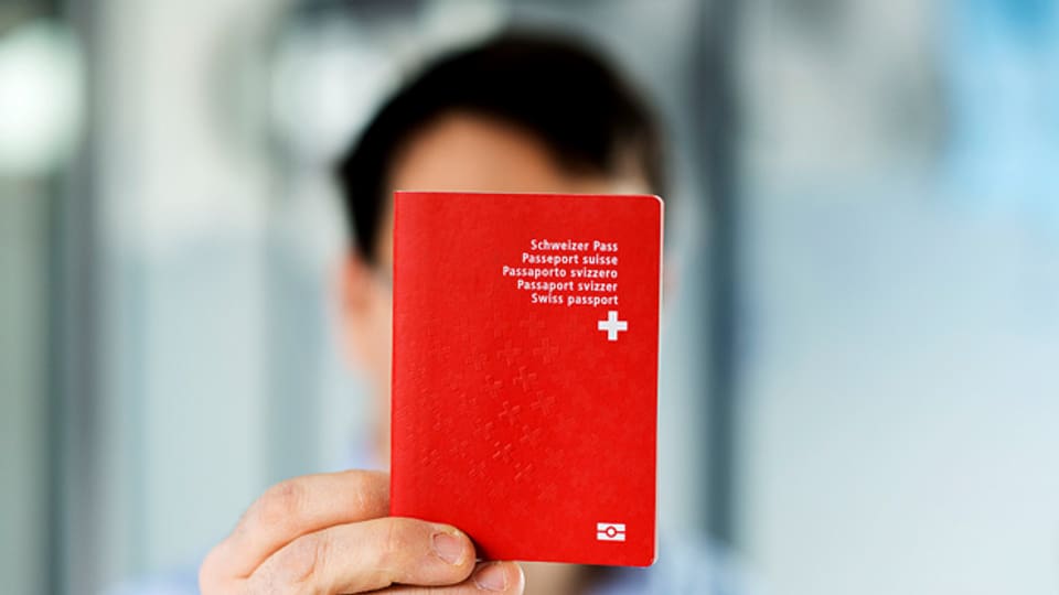 Begehrter Pass: Wer aber soll entscheiden, wer Schweizer Bürger wird?