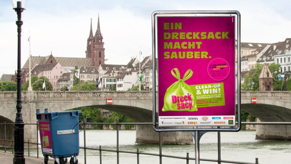 Werben für den «Drecksack»: Die Aktion hat sich in Basel bewährt.