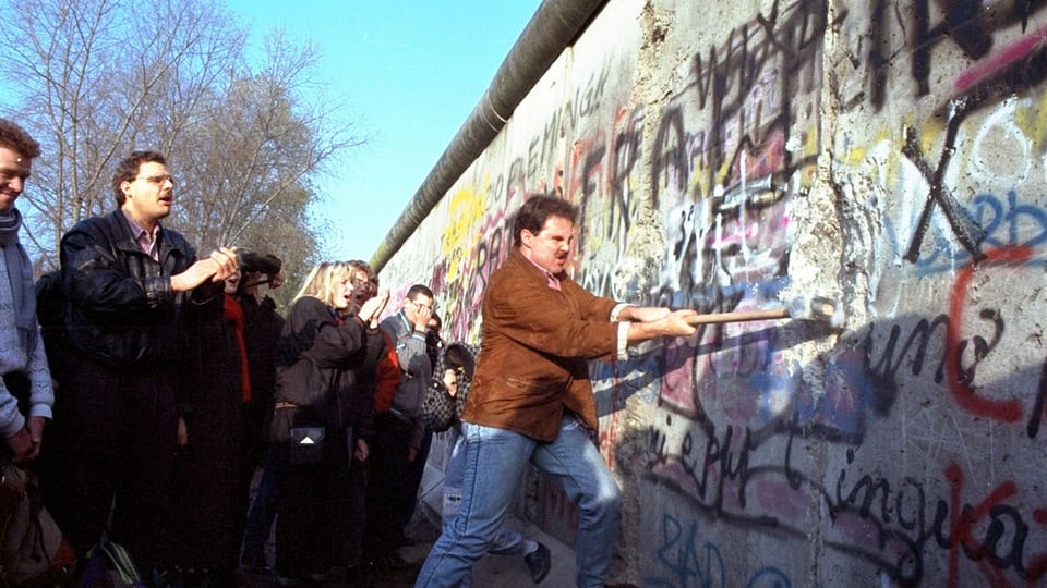 Ein historischer Moment - Der Fall der Berliner Mauer (Bild: Keystone)