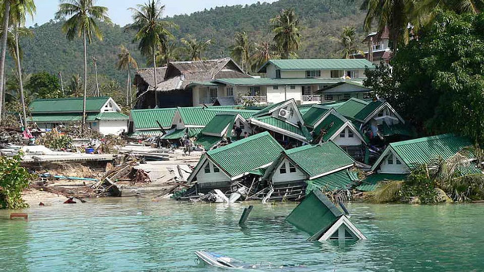 Eine zerstörte Bungalow-Siedlung in Thailand am 29. Dezember 2004.