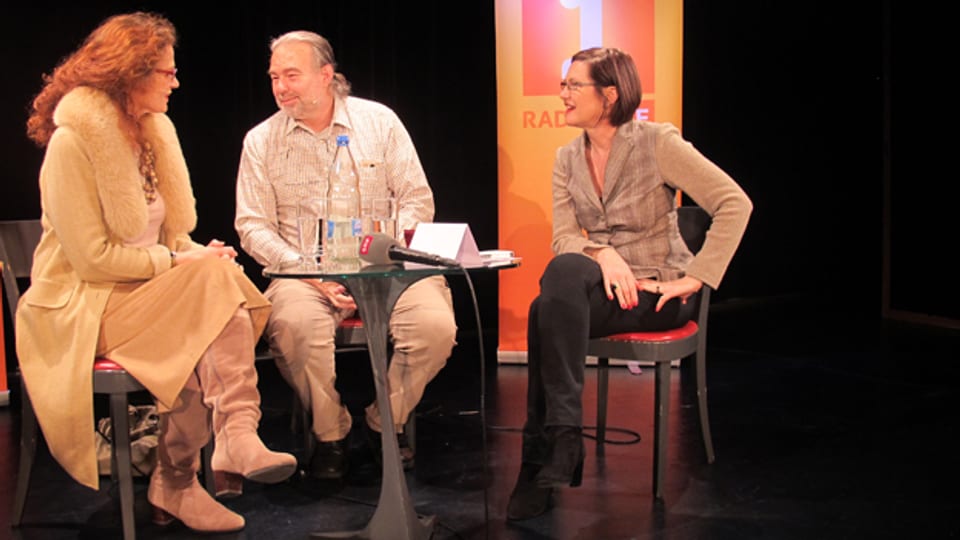 «Persönlich»-Gastgeberin Katharina Kilchenmann (rechts) mit Rudolf Szabo und Jasmin El-Sonbati.