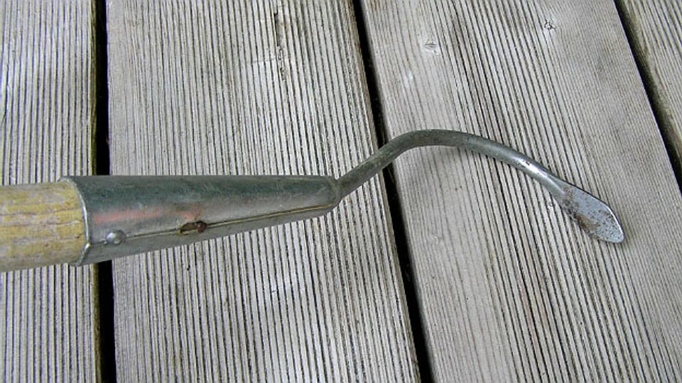 Gartentipp Mit dem Sauzahn lässt sich der harte Boden lockern