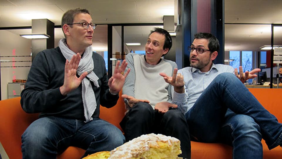 Toni Poltera, Stéphane Gabioud und Davide Gagliardi diskutieren über kulturelle Unterschiede.