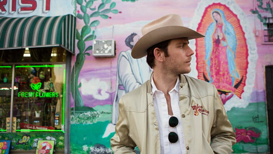 Sam Outlaw wandte der Werberszene in Los Angeles mit 30 den Rücken zu und floh in die Country-Musik.