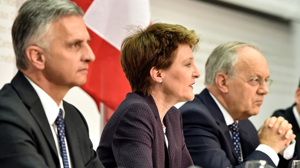 Bundesräte Didier Burkhalter, Simonetta Sommaruga und Johann Schneider-Ammann präsentieren die Vorschlaege des Bundesrats zur Umsetzung der Masseneinwanderungsinitiative.
