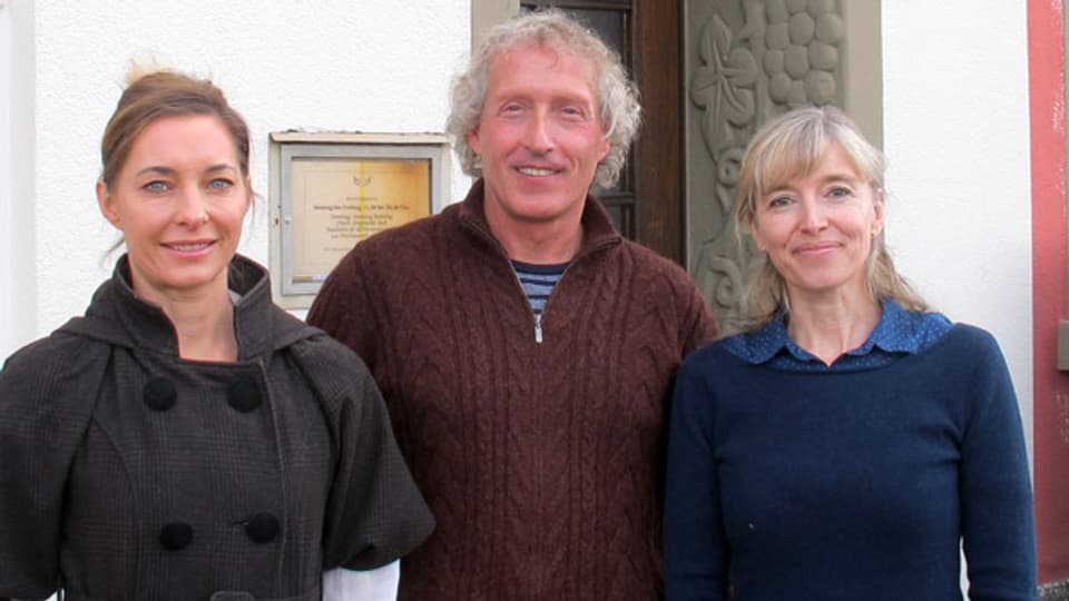 Michèle Binswanger und Martin Rihs mit Gastgeberin Anita Richner.
