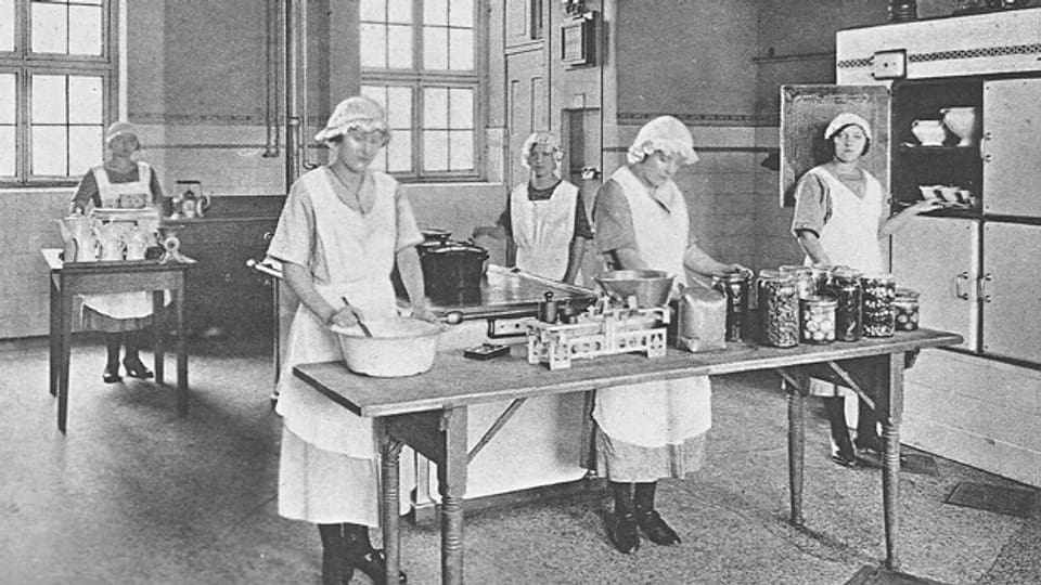 Küche des Krankenhauses in Winterberg (Deutschland) im Jahr 1925.