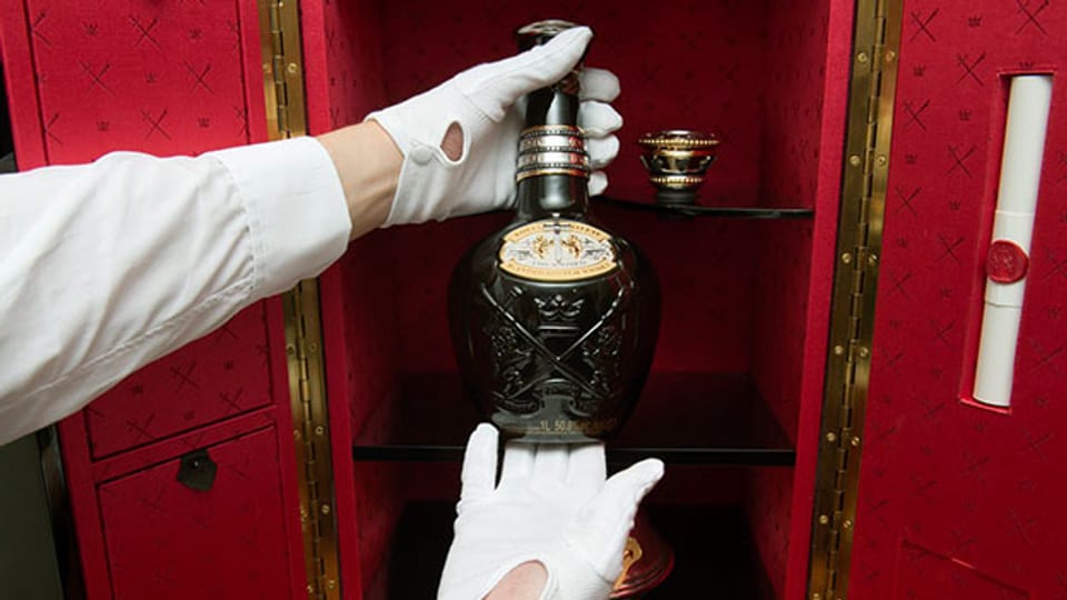 Der Preis für diesen exklusiven Whisky – 200'000 bis 300'000 Franken. Die Flasche wurde 2013 an einer Auktion angeboten.
