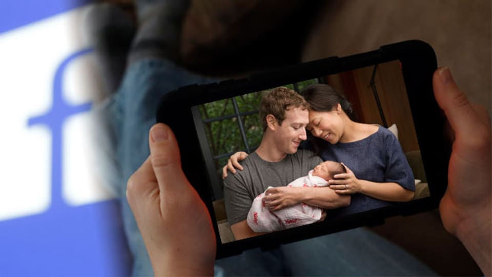 Mark Zuckerberg und seine Frau haben ihre gemeinsame Tochter auf Facebook der Öffentlichkeit präsentiert.