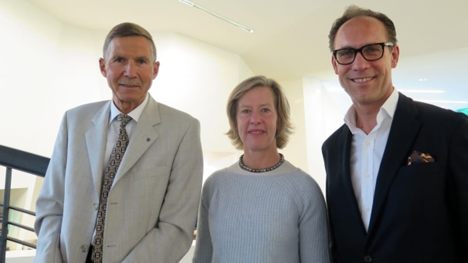 «Persönlich»-Gastgeber Christian Zeugin (rechts) mit Barbara Artmann und Urs Winzenried.