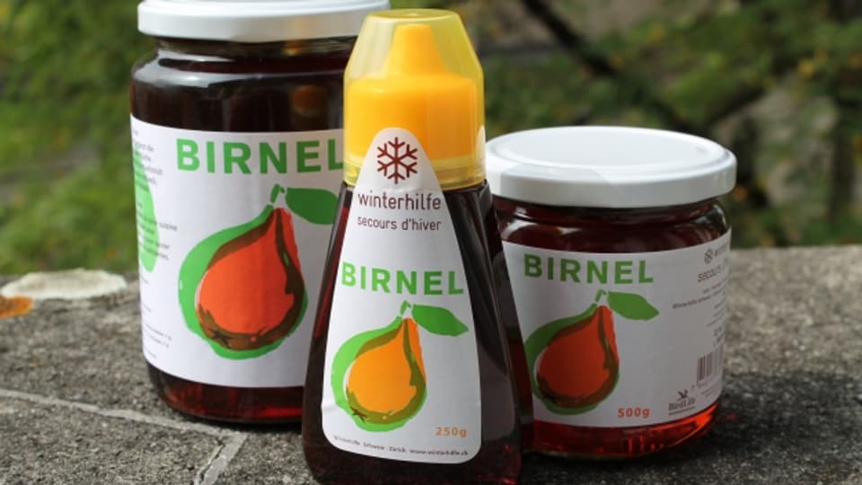 Birnel, auch Birnendicksaft oder Birnenhonig genannt, wird gerne an Stelle von Honig in der Küche verwendet. Eine Alternative zum Haushaltzucker ist er nicht. Dafür aber nachhaltig.