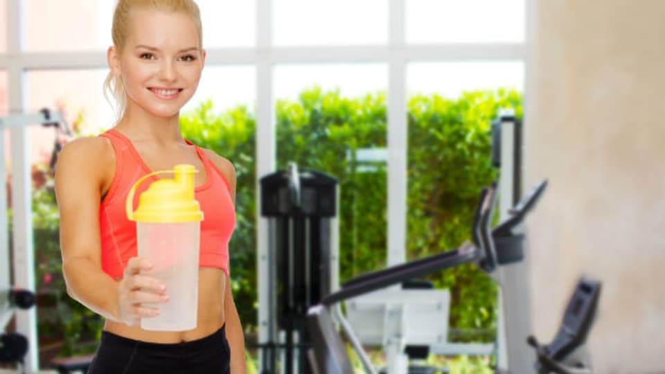 Im Sport- und Fitnessbereich werden Kohlenhydrate oft durch Proteine ersetzt, was zu einer sehr einseitigen Ernährung führen kann.