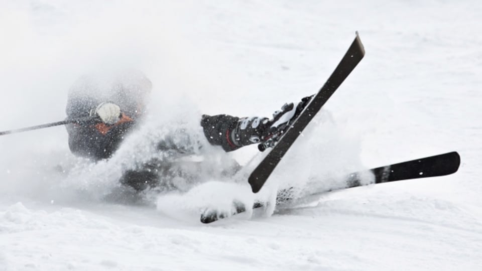 Autsch! Der neue Schneesport-Check der SUVA soll Skiunfälle verhindern helfen.