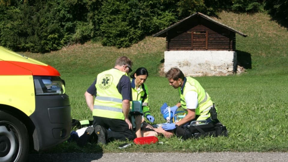 Der Firstresponder ist der Erste am Unfallort und leistet Erste Hilfe bis die Ambulanz des Rettungsdienstes eintrifft.