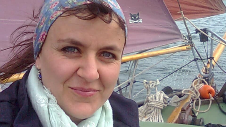 Jardena Flückiger bei einer Segelfahrt auf einem historischen Segelschiff in der Ostsee.