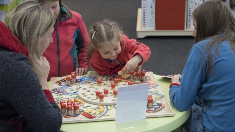 Spielen fördert die Lebensfreude und die Kreativität – bei Kindern und bei Erwachsenen.