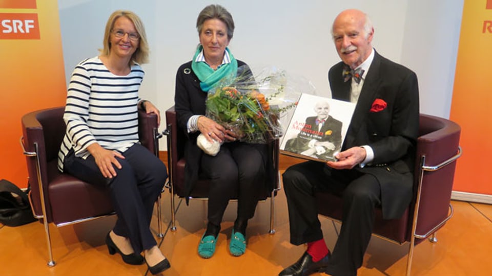 Silvia Iklé (Mitte) und Anton Mosimann waren bei Sonja Hasler zu Gast.