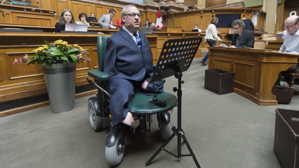 CVP-Nationalrat Christian Lohr (55) hat gelernt, mit seiner Behinderung ein eigenständiges Leben zu führen.