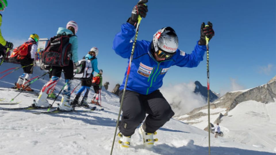 Bei den Ski-Cracks – hier Beat Feuz – gehört das Aufwärmen dazu. Warum sollten wir Hobbysportler also ohne auskommen?