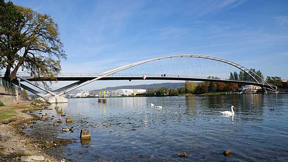 Dreiländerbrücke bei Basel verbindet Weil am Rhein (D) mit Huningue (F)