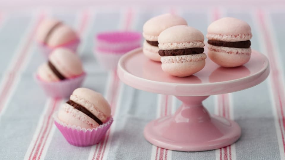 Himmlisch: Himbeer Schokolade-Macarons