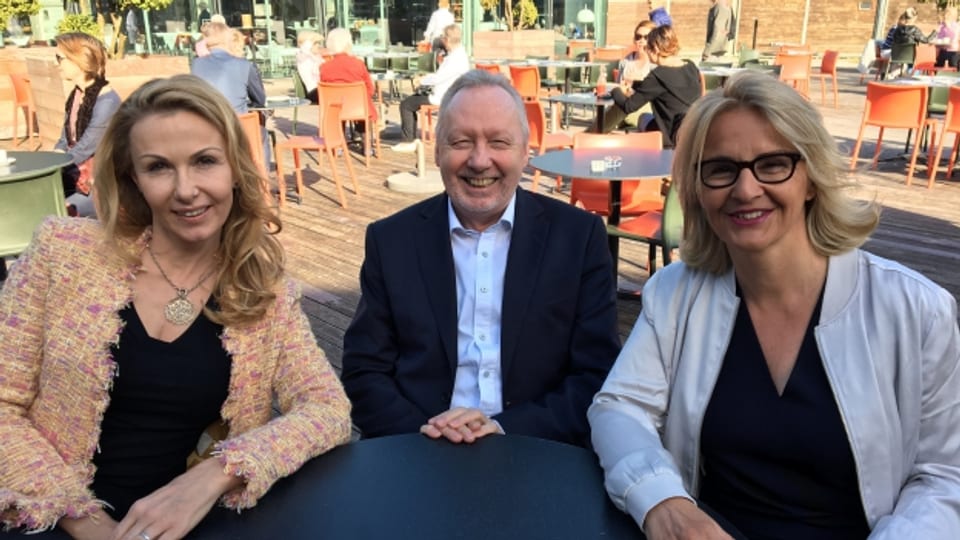 Susy Utzinger und Ansgar Gmür zu Gast bei Sonja Hasler (r)