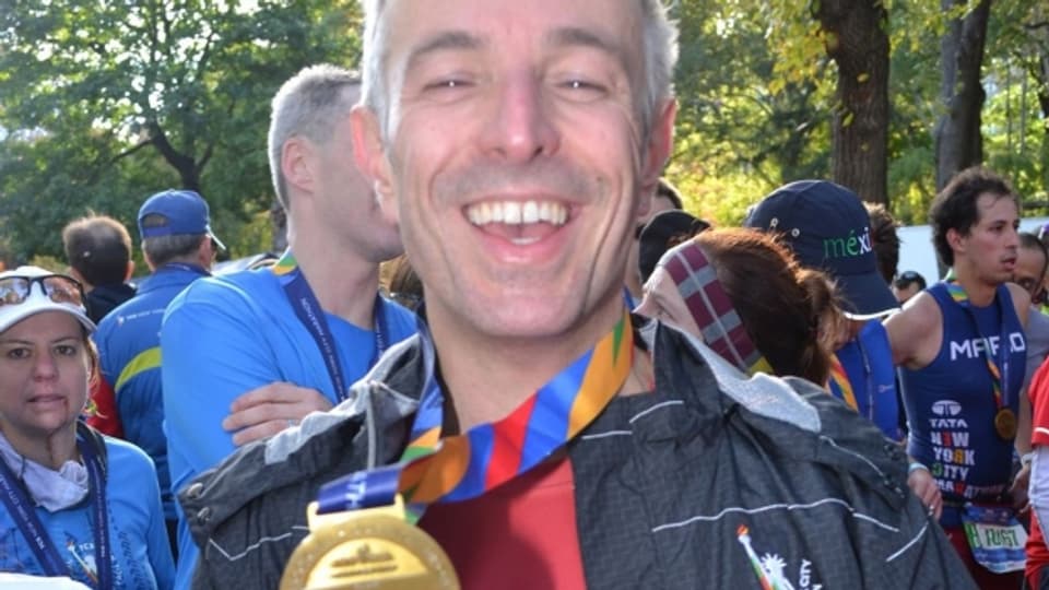 Geschafft! Dani Fohler stolz nach seinem ersten New York Marathon 2014.