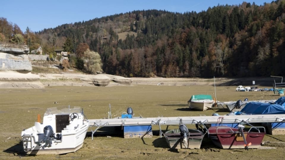 2018 trocknete der Lac des Brenets schier aus.