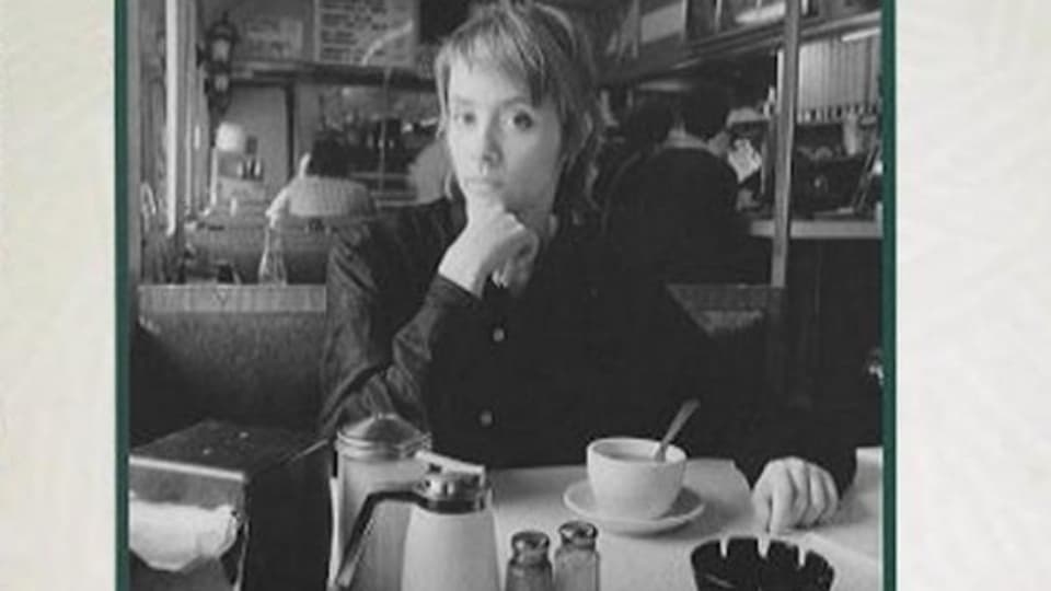 Suzanne Vega komponiert in einem New Yorker Café
