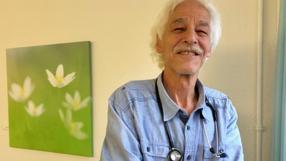 Peter Weibel, 71, arbeitet 50 % als Heimarzt