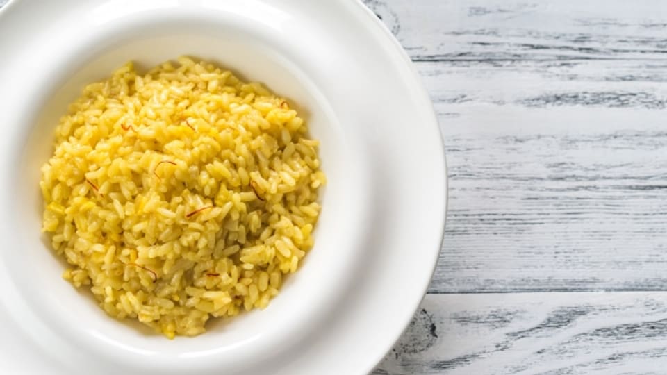 Mit Safran veredelt: Risotto alla milanese.