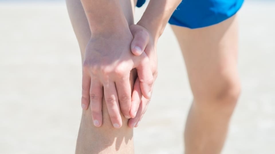 Typischerweise macht sich Arthrose bei starker Belastung bemerkbar.