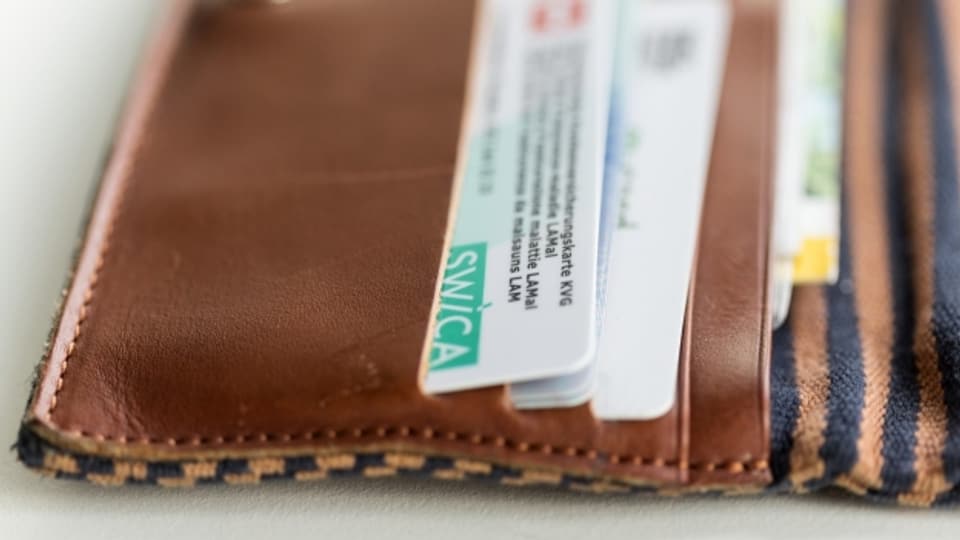 Krankenversicherungskarte in Portemonnaie