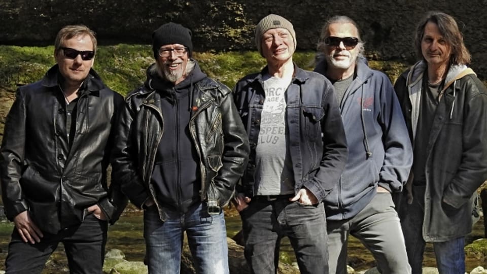 Giovanni «Gio» Russo (Mitte) mit seinen Bandkollegen und neuem Album