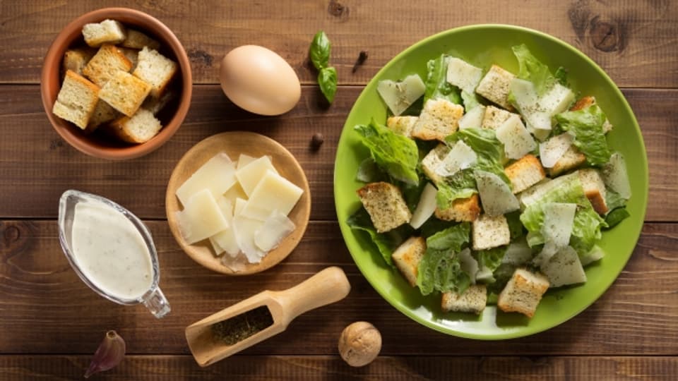 Caesar Salad: Aus einer Notlage heraus entstanden und zum Klassiker geworden.