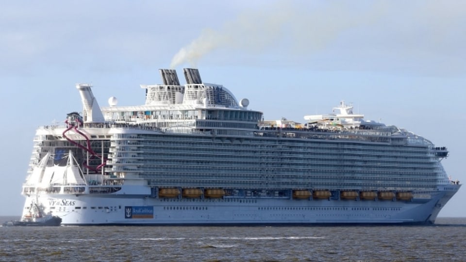  Das Grösste:die Symphony of the Seas bietet Platz für 6870 Passagiere und 2100 Crewmitglieder.
