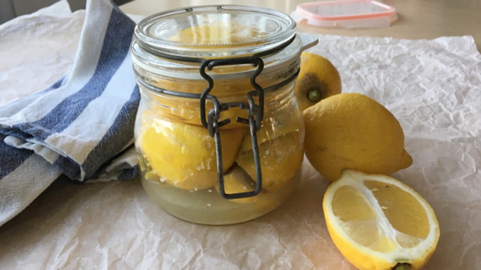 Frisch, fruchtig und sommerlich - In Salz eingelegte Zitronen