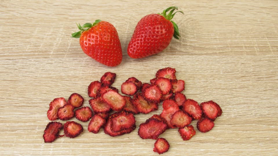 Erdbeer-Chips eignen sich besonders als fruchtige Zugabe zu einem Müesli.