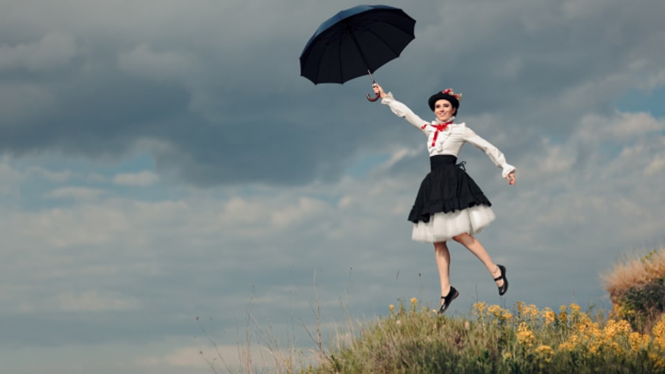 Der Traum vom Fliegen - hier in Gestalt der geheimnisvollen Kinderfrau Mary Poppins - ist so alt wie die Menschheit