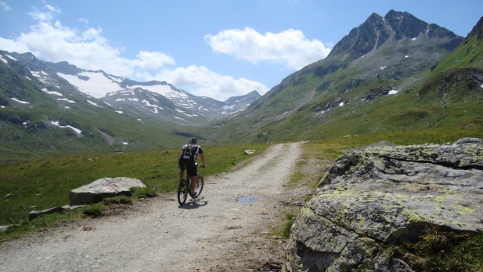 Mit dem Bike durch die Berge.