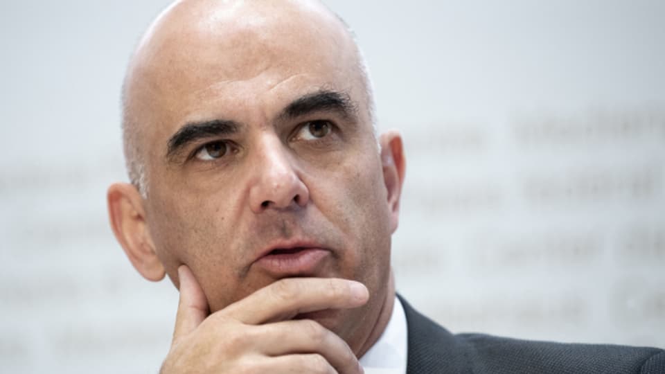 Erstmals im neuen Jahr hat sich Gesundheitsminister Alain Berset mit den kantonalen Gesundheitsdirektorinnen und -direktoren darüber ausgetauscht, wie es in der aktuellen Pandemie-Situation mit Omikron weitergehen soll.