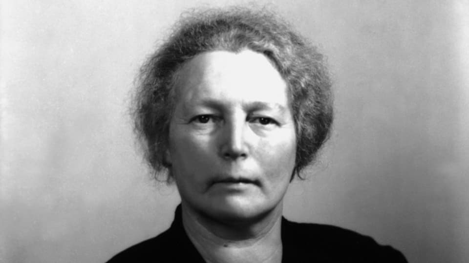 Gertrud Woker zeigte sich sowohl als Frau im männerdominierten Forschungsbetrieb, als auch als Pazifistin unerschrocken.