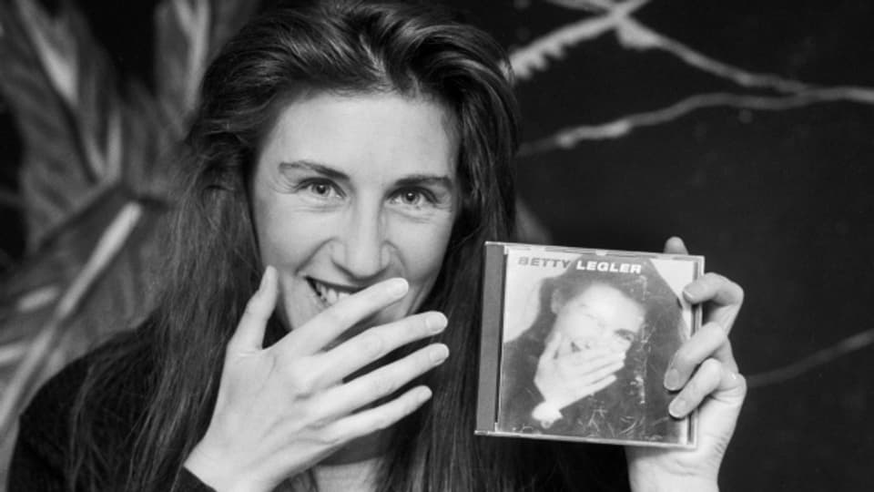 Betty Legler posiert zehn Jahre nach ihrem Senkrecht-Start mit ihrem 3. Album «Now!» (1991)