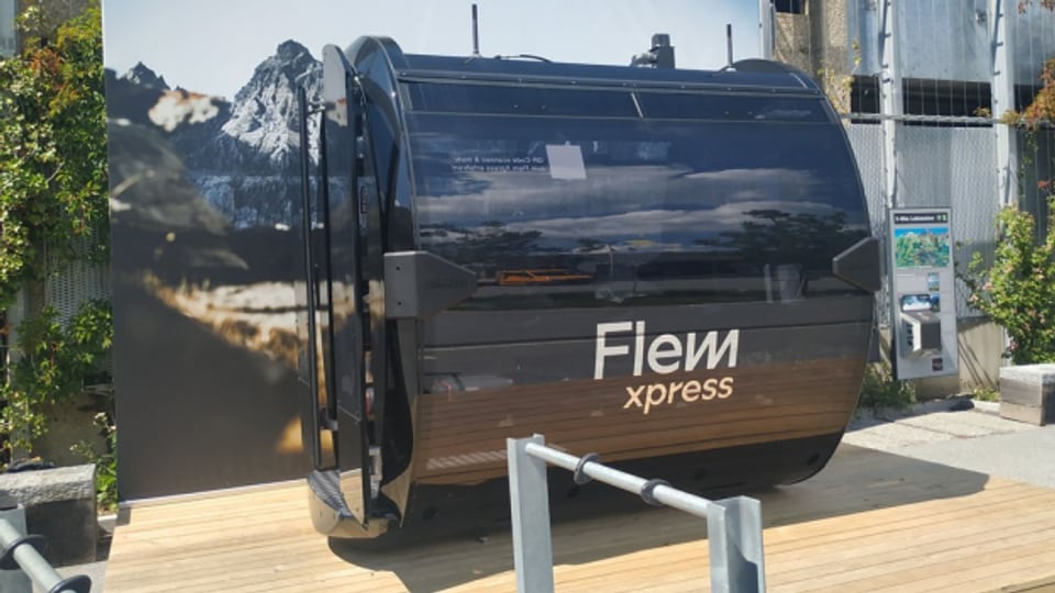 Futuristisch: Der Flem-Express in Flims. Fährt nur wenn Gäste da sind und kann bis zu fünf verschiedenen Stationen anfahren.