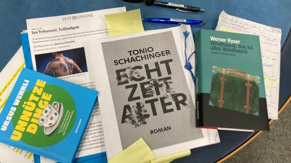 Drei aktuelle Buchempfehlungen auf dem Literaturstammtisch