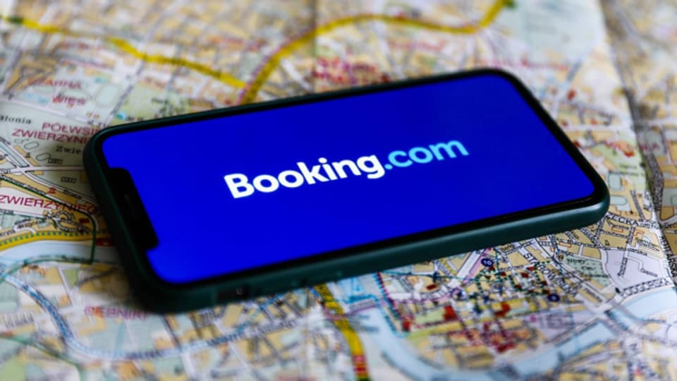 Booking.com: Rentnerpaar muss Hotel-Übernachtung doppelt bezahlen ...