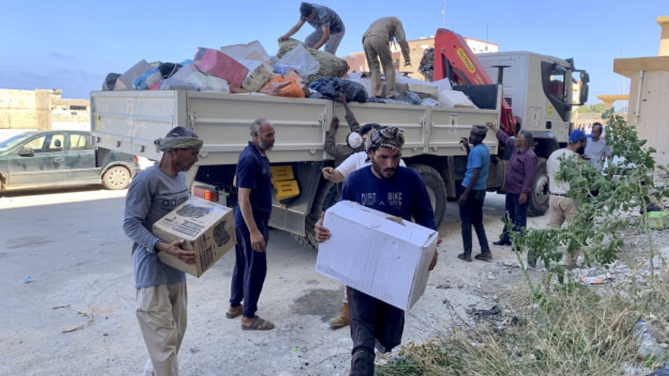 Grosse Hilfsbereitschaft nach Flutkatastrophe: Freiwillige Helfer im libyschen Derna