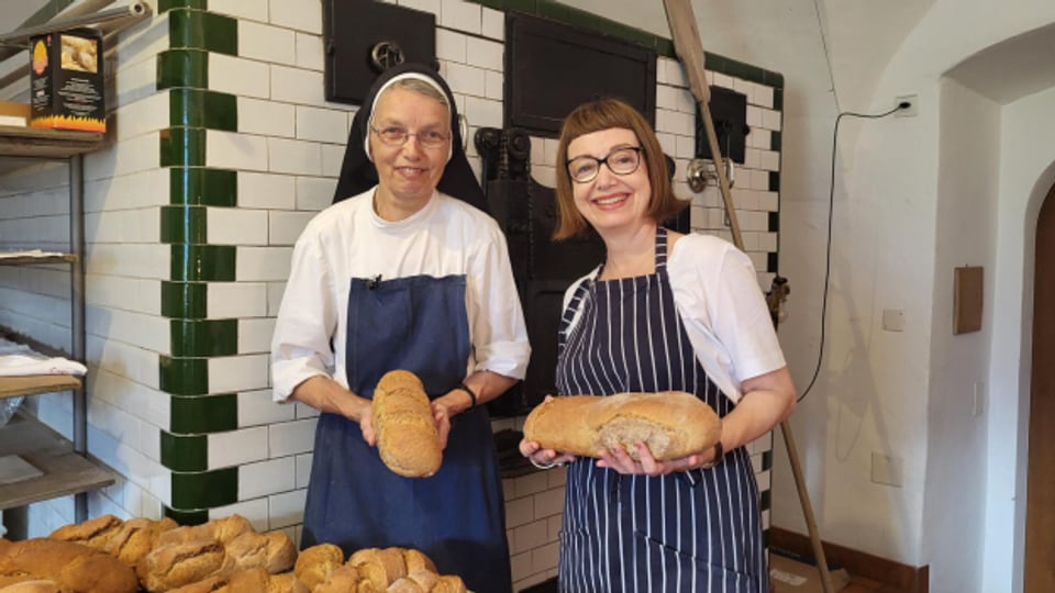 Schwester Aurelia backt Im Kloster Kazis seit 35 Jahres das täglich Brot ihrer Mitschwestern.