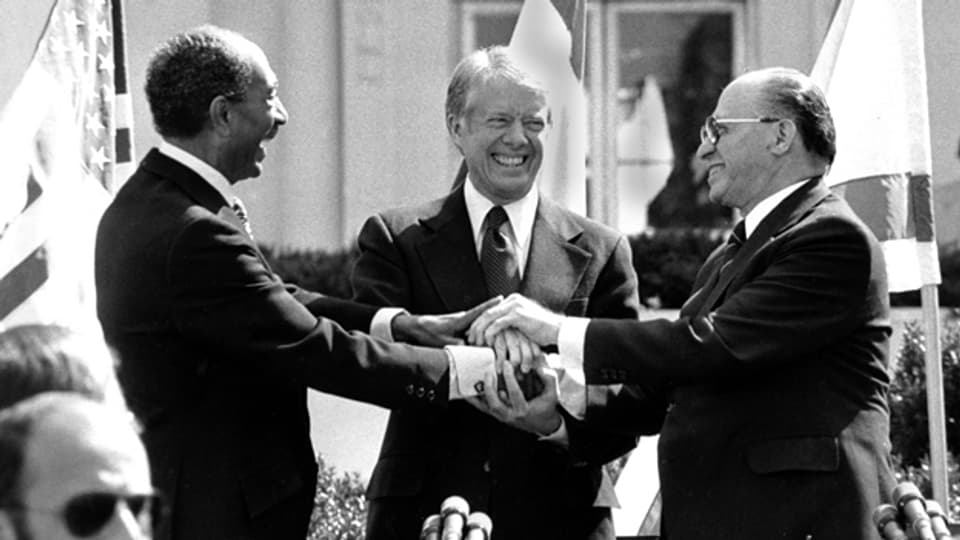 Friedensvertrag 1979: Der ägyptische Präsident Anwar Sadat, US-Präsident Jimmy Carter und der israelische Premierminister Menachem Begin (v.l.n.r.).